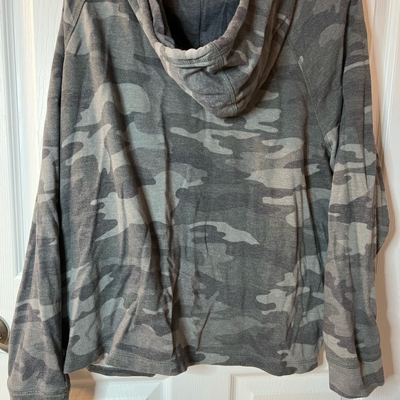 Maurice’s Gray Camouflage Full Zip Hoodie 1X - Picture 6 of 9